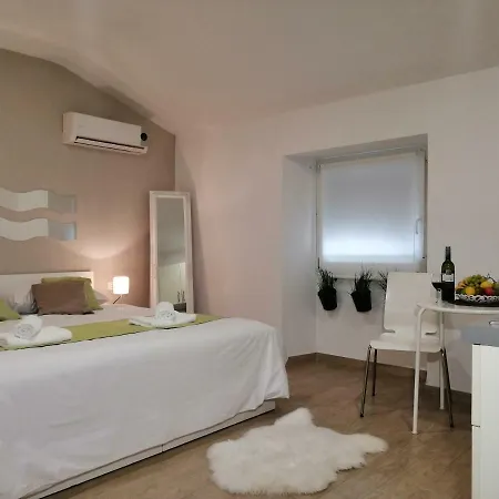 Apollo Guest house 3*