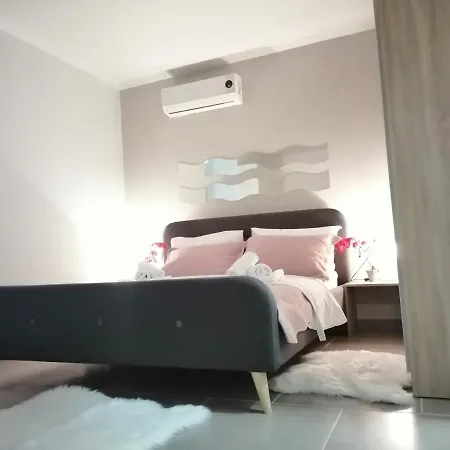 Apollo Affittacamere 3*